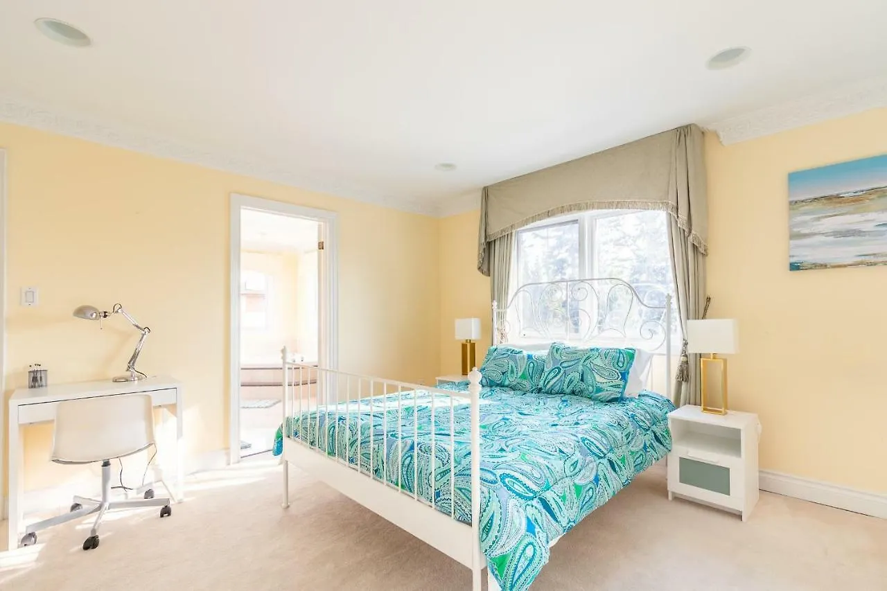 Simply Comfort. North York Guest House Toronto