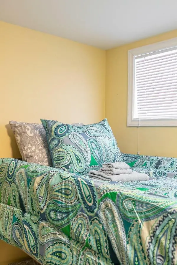 Simply Comfort. North York Guest House Toronto