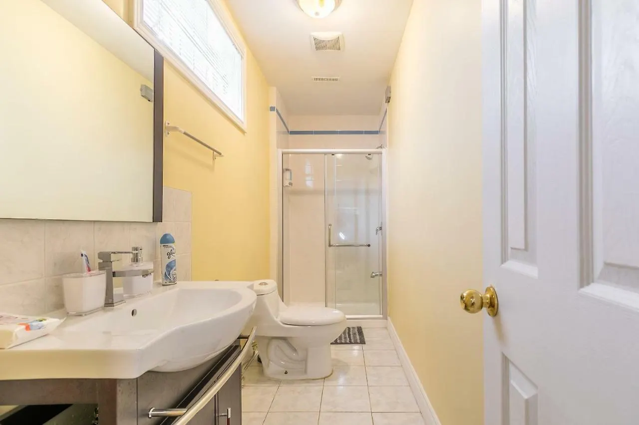 Simply Comfort. North York Guest House Toronto